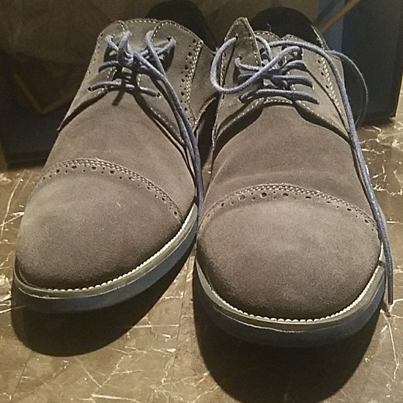 Joseph Abboud - Picture 2 of 2